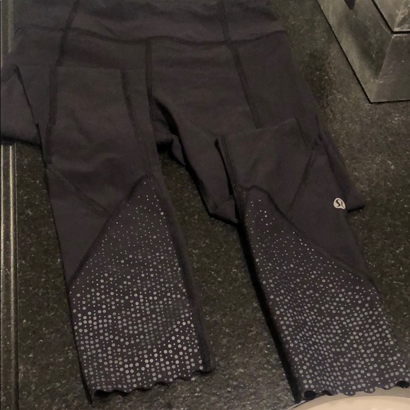 Lululemon!! - Picture 2 of 4